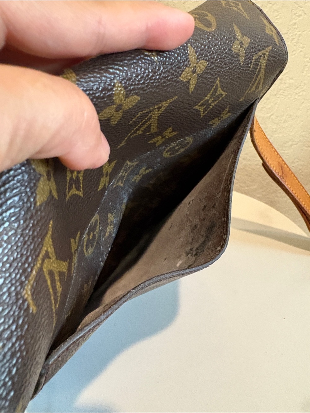 Sold Louis Vuitton TH0927 GM Saint Cloud Brown Monogram Crossbody Bag - Picture 14 of 16